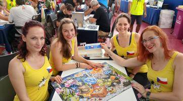 Rožnovská rodačka Jana Ondroušková veze stříbro z mistrovství světa ve skládání puzzle na čas