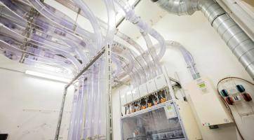 Baťova nemocnice spustila už sedmou linku potrubní pošty