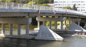 Zrekonstruovaný most v Napajedlích opět slouží řidičům i chodcům