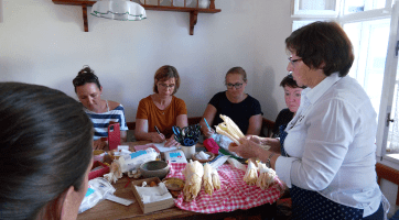 Skanzen Rochus pozval veřejnost na kurz výroby panenek ze šustí