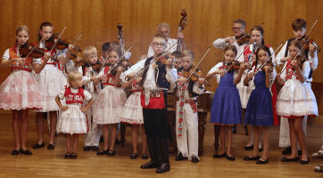 V domě kultury se sešli senioři ve věku 75, 80 a 85 let