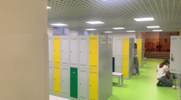 Základní škola Trávníky má nové žákovské šatny
