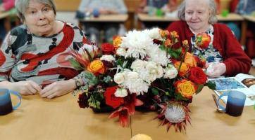 Krásné gesto! Po výstavě Zahrady Věžky dělají květiny radost seniorům
