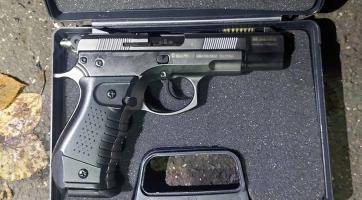 Muž přišel ve Zlíně o plynovou pistoli. Z krádeže obvinil bezdomovce