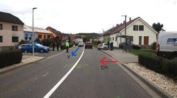 Děti vběhly přímo pod kola projíždějících vozidel. Pro chlapce letěl vrtulník