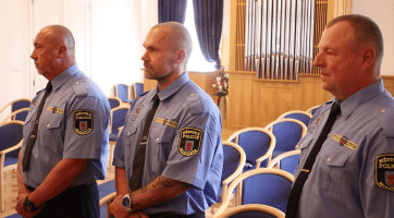 Starosta Hodonína přijal dlouholeté strážníky městské policie