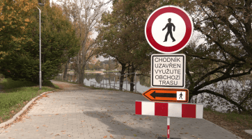 Rozšíření chodníku i zámková dlažba na Štěrkovišti budou již brzy hotové