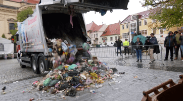 Na čtyřech talkshow o třídění odpadů se v kině Máj vystřídalo 660 školáků