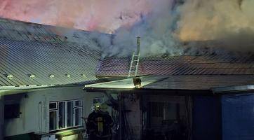 Požár v Rackové zaměstnal jedenáct jednotek hasičů. Díky rychlé akci se podařilo uchránit sousední dům