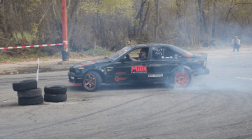 Milovníci aut přispěli na zakoupení vozu pro zdravotně postiženého chlapce