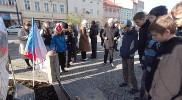 Studenti ve Valašském Meziříčí si připomněli události 17. listopadu 1989