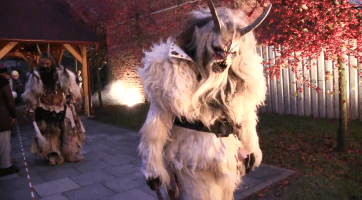 Do Zarazic se sjeli čerti i ohňová show