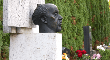 Město vydalo průvodce mařatickým hřbitovem