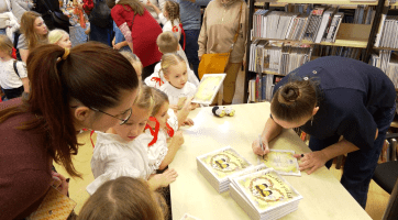 Den pro dětskou knihu představil Čmeláčí příběhy