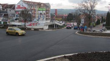 Frekventovaná ulice Horní Valy v Uherském Brodě je po rekonstrukci opět průjezdná