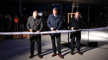 Před Základní školou Hutník vzniklo nové veřejné prostranství