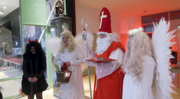 Mikuláš s družinou zavítali do Baťova mrakodrapu