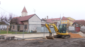 Nová náves začne obyvatelům sloužit nejpozději v srpnu