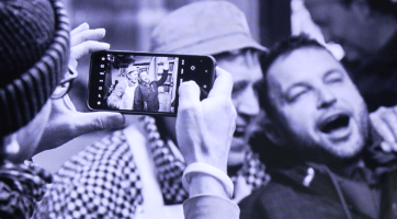 Kurátoři hodnotili snímky na výstavu Ohlédnutí