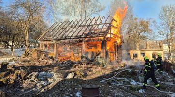 Hasiči na Vsetínsku likvidovali během několika hodin dva rozsáhlé požáry