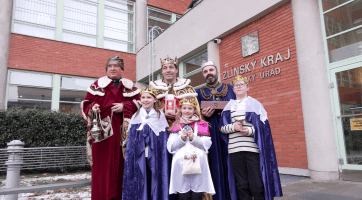 Tři králové zahájili svou pouť na krajském úřadě