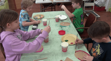 Jarní prázdniny byly na SVČ Dúbrava plné tvoření i setkání se zvířátky