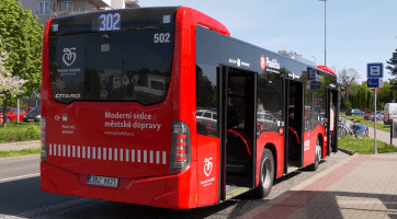 Poulička slouží lidem už rok