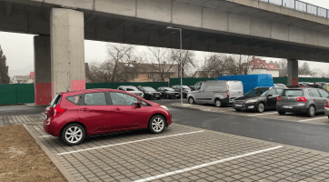 Nové parkoviště u Kotova nabízí více jak šest desítek stání