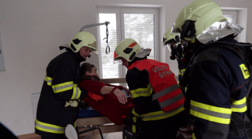Dobrovolní hasiči si nanečisto vyzkoušeli zásah v novém domově pro seniory v Malenovicích