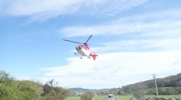 Vážná dopravní nehoda na Vsetínsku. Řidičku musel transportovat vrtulník
