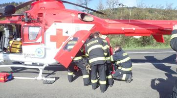 Vážná dopravní nehoda na Vsetínsku. Řidičku musel transportovat vrtulník