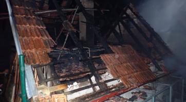 Devět hasičských jednotek vyjelo k požáru na Zlínsku