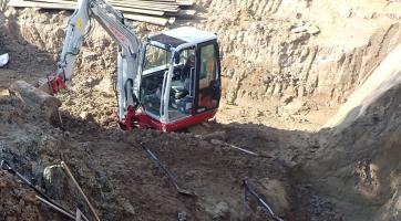 Záchrana zavaleného muže v Malenovicích