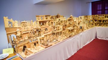 Vyřezávaný betlém Jana Vysloužila. Foto: Kateřina Nosková