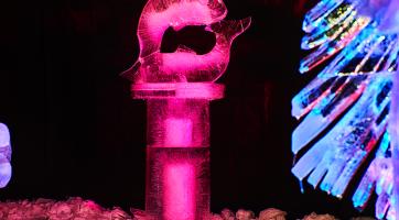 Ledové sochy na Pustevnách jsou letos ve znamení vesmíru. Foto: Otakar Hofr