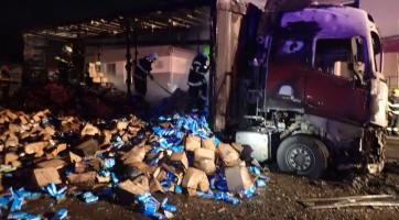 Perný den hasičů. Během úterý zasahovali hned u tří požárů