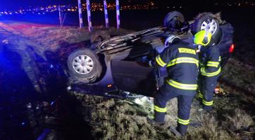 Těžká dopravní nehoda uzavřela hlavní silniční tah u Uherského Brodu