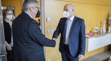 Hejtman Radim Holiš přijal velvyslance Vatikánu