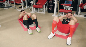 Posilování břicha s Ivanem a Filipem