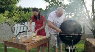 Pepova žebra s domácím chlebem a vejmrdou