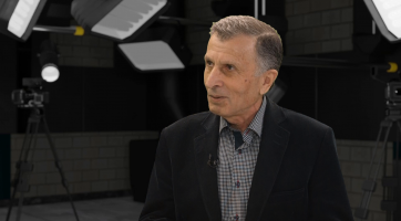 Česká republika si našla místo v mém srdci, říká arménský malíř a historik Ašot Arakeljan