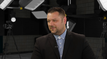 Ježdění je jako droga, když ji nemáte, tak nefungujete, říká závodní jezdec a pořadatel Slováckého okruhu Petr Chmelař