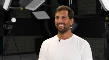 Pro každého umělce je největší dar, když je jeho výtvor umístěn v prostoru mezi lidmi, říká sochař Ondřej Oliva