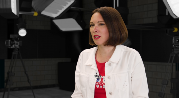 Když jsem si představila, co by mohli ruští vojáci udělat mé třináctileté dceři, rozhodla jsem se z Ukrajiny odejít, vzpomíná na začátek války v Irpini ukrajinská televizní redaktorka Inna Poliak