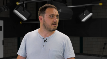 Když jsem se před lety dozvěděl, že mě chtějí ve zlínském divadle, málem jsem vystřelil do vesmíru, říká herec Vojtěch Johaník