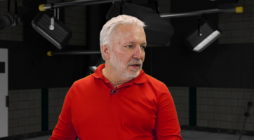 Jako divadlo jsme ve stále obtížnější finanční situaci, komedii Hra, která se zvrtla musíme odsunout, je pro nás teď ekonomicky nereálná, říká nový ředitel MDZ Josef Morávek