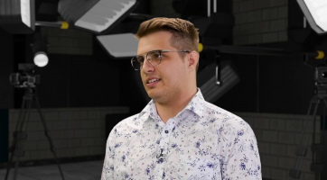 Součástí mojí agendy je také doprovod ministrů na jednání, jsem v centru dění, říká student mezinárodních vztahů z Kyjova Matěj Boček působící jako styčný koordinátor pro předsednictví ČR v Radě EU