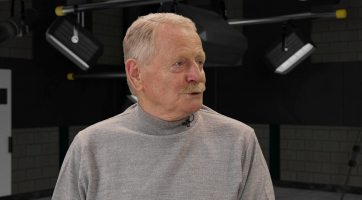 S šermem je nejlepší začít v šesti letech. Když ale někdo přijde v deseti, nevadí to. Hlavní je, aby byl člověk pohybově nadaný, říká trenér šermu Petr Franta