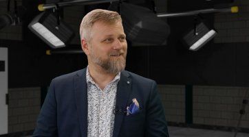 Studentům se snažíme vytvářet individuální a příjemné prostředí, aby se cítili dobře a aby pro ně vysokoškolské studium bylo co nejsmysluplnější, říká děkan Fakulty technologické UTB Roman Čermák