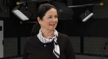 V současné době má naše škola kolem 280 žáků a přes 70 zaměstnanců. Nejdůležitějším spouštěčem byly mé děti, pro které jsem chtěla jiné než běžné vzdělání, říká ředitelka a zakladatelka Academic School Věra Olšáková